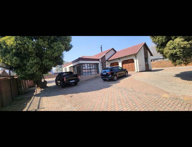 6 BEDROOM HOUSE FOR SALE IN BIRCHLEIGH